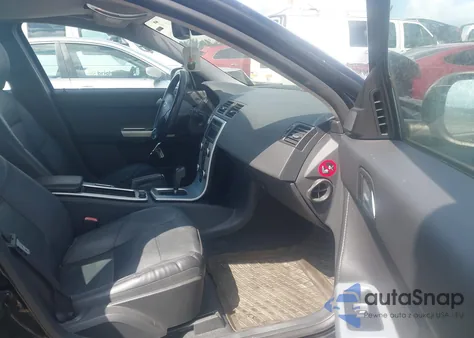 2011 Volvo V50 T5/T5 R-Design from USA, damaged, VIN YV1672MW8B2607748